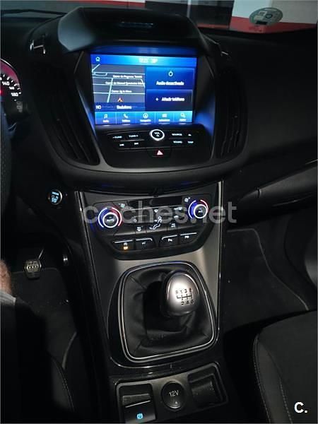 Usado Ford Kuga ST-Line 150 CV (110 kW) 2019 Gris / plata SUV