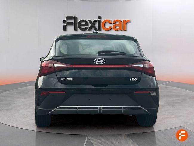 Usado Hyundai i20 84 CV (61 kW) 2024 Negro Utilitario