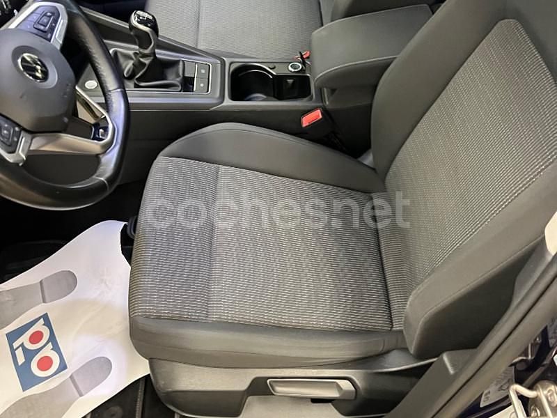 Usado VW Golf VIII Life 110 CV (80 kW) 2021 Azul Berlina