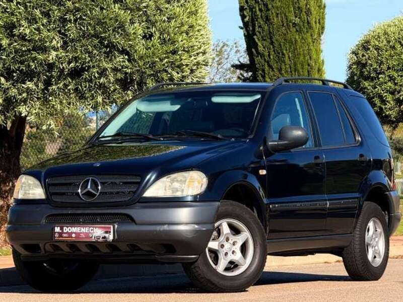 Usado Mercedes ML320 218 CV (160 kW) 1999 Azul SUV