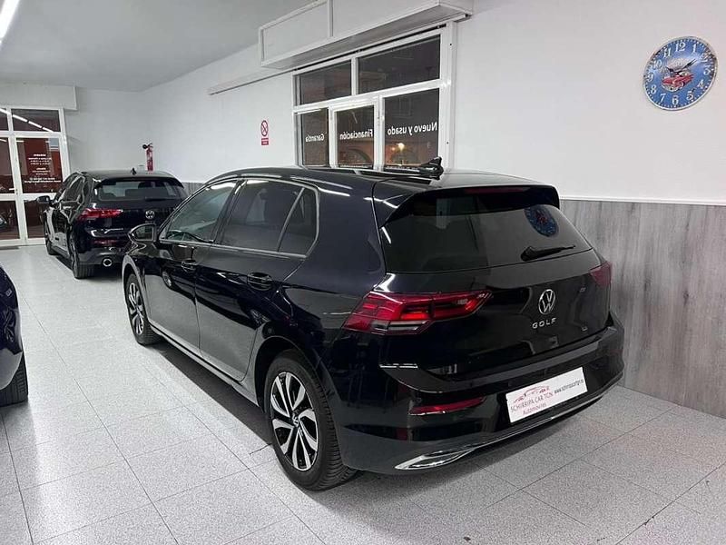 Usado VW Golf VIII Life 110 CV (80 kW) 2023 Negro Utilitario