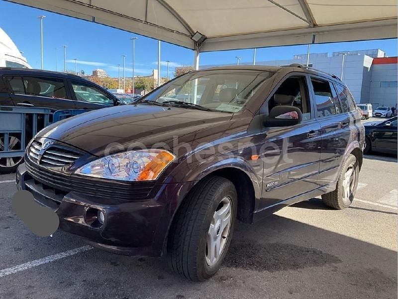 Granate Usado 2006 Ssangyong (KGM) Kyron Limited SUV | 6999 € (Precio justo) - Imagen 1/4