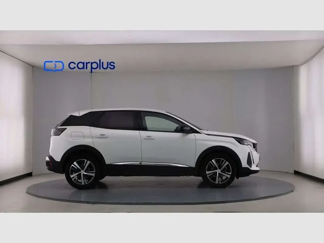 Usado Peugeot 3008 Active 136 CV (100 kW) 2024 Blanco SUV