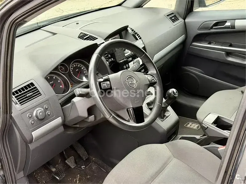 Usado Opel Zafira Cosmo 125 CV (91 kW) 2012 Negro Monovolumen