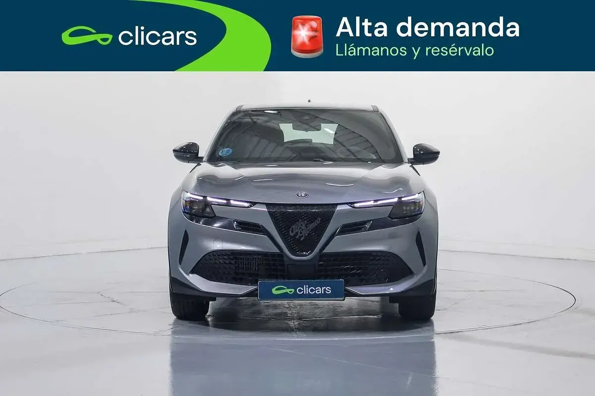 Usado Alfa Romeo Junior 136 CV (100 kW) 2025 Gris SUV