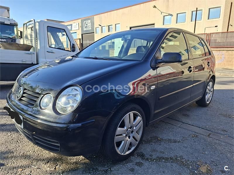 Begagnad VW Polo Highline 100 HK (73 kW) 2003 Svart Sedan