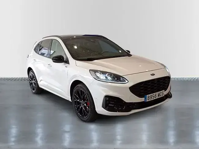 Usado Ford Kuga ST-Line X 225 CV (165 kW) 2022 Blanco platino (especial) SUV