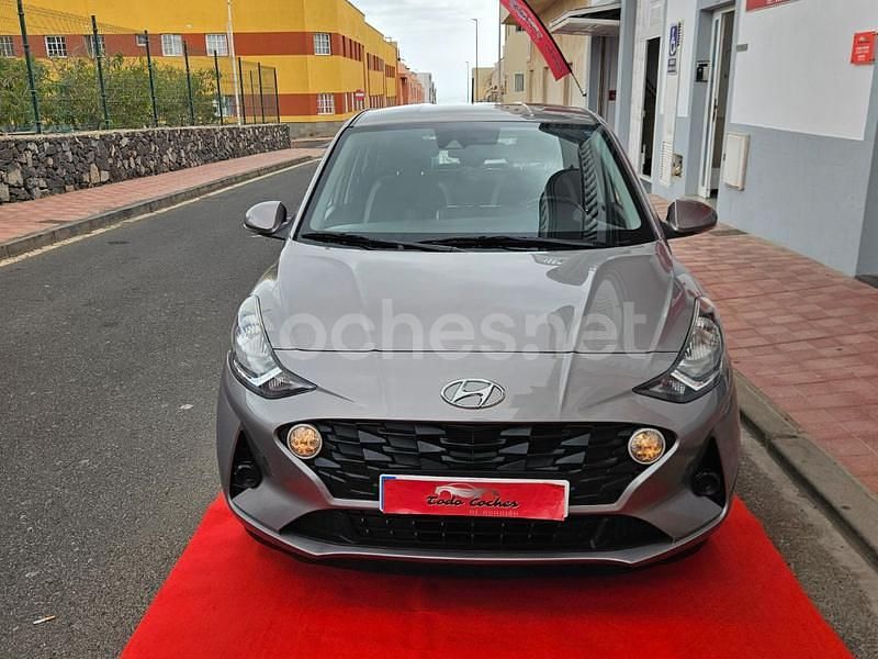 Usado Hyundai i10 84 CV (61 kW) 2022 Beige Utilitario
