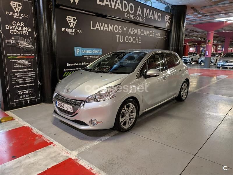 Usado Peugeot 208 Allure 92 CV (67 kW) 2013 Gris / plata Utilitario