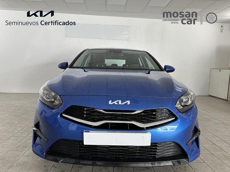 Usado Kia Ceed 120 CV (88 kW) 2024 Azul Utilitario