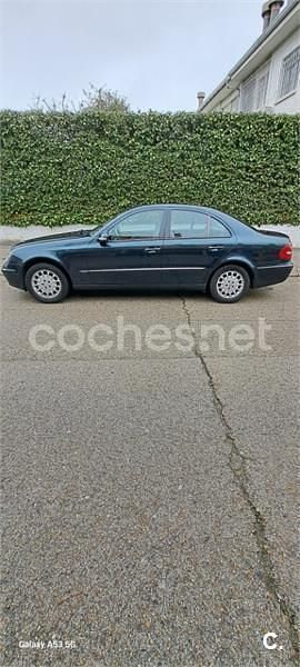 Usado Mercedes E270 Elegance 177 CV (130 kW) 2004 Azul Berlina