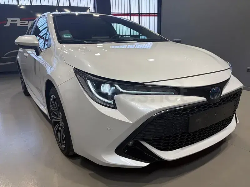 Usado Toyota Corolla Edition 140 CV (102 kW) 2023 Blanco Berlina