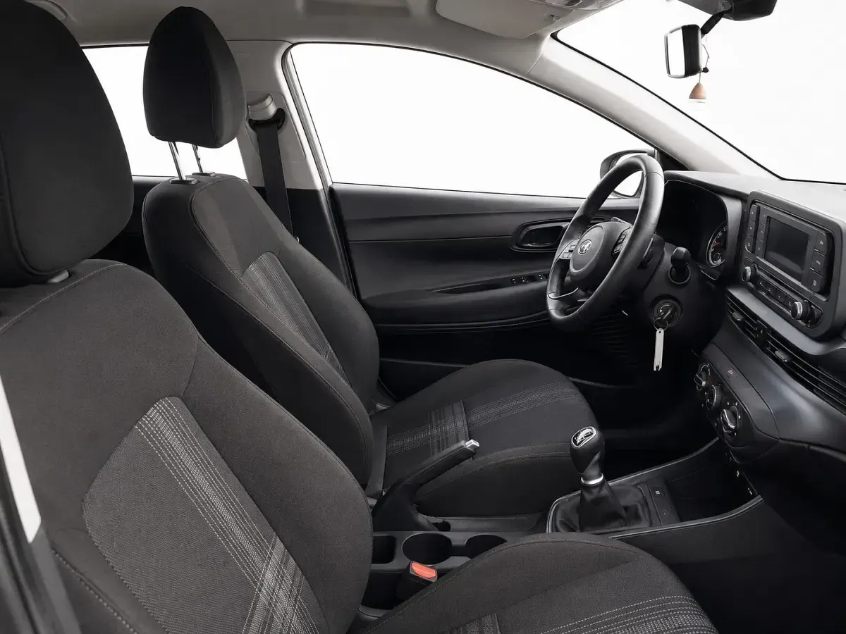 Usado Hyundai i20 100 CV (73 kW) 2021 Blanco Utilitario
