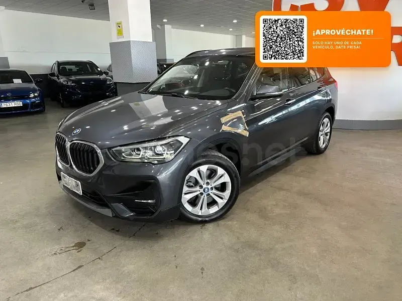 Usado BMW X1 Advantage 220 CV (161 kW) 2022 Gris / plata SUV