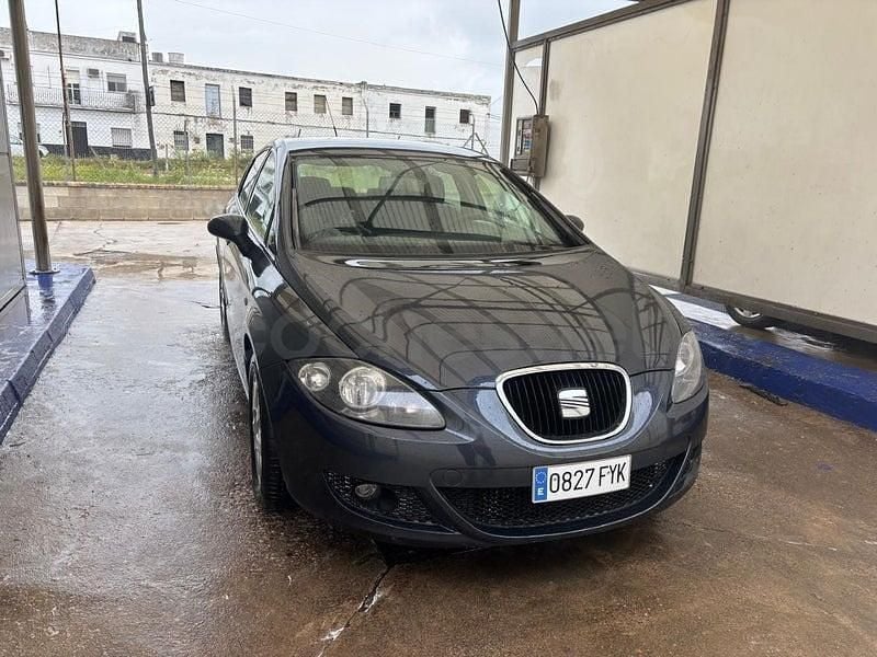 Usado Seat Leon Reference 105 CV (77 kW) 2007 Gris / plata Utilitario
