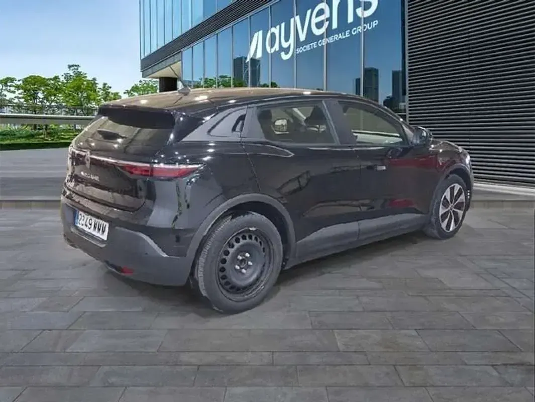 Usado Renault Megane E-Tech Evolution 96 kW (131 CV) 2023 Negro Utilitario