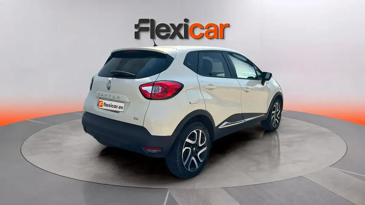 Usado Renault Captur Intens 90 CV (66 kW) 2016 Blanco SUV