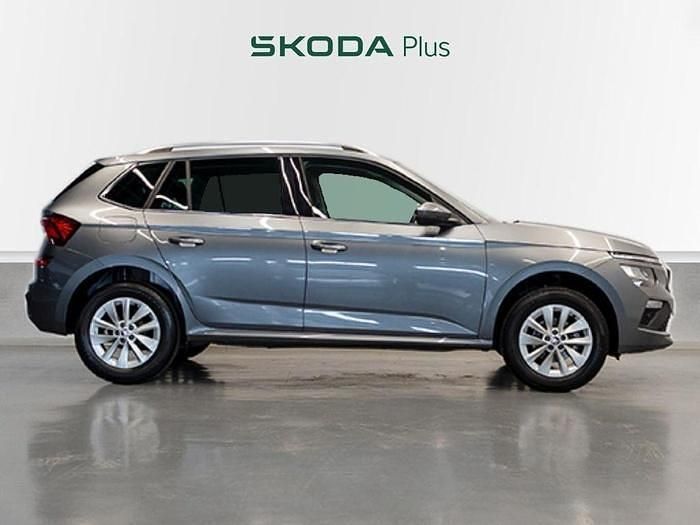 Usado Skoda Kamiq Selection 115 CV (84 kW) 2025 Gris SUV