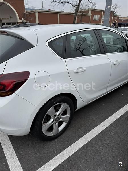 Usado Opel Astra Sportive 165 CV (121 kW) 2012 Blanco Berlina