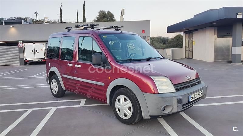 Usado Ford Tourneo Connect Trend 102 CV (75 kW) 2023 Granate Monovolumen