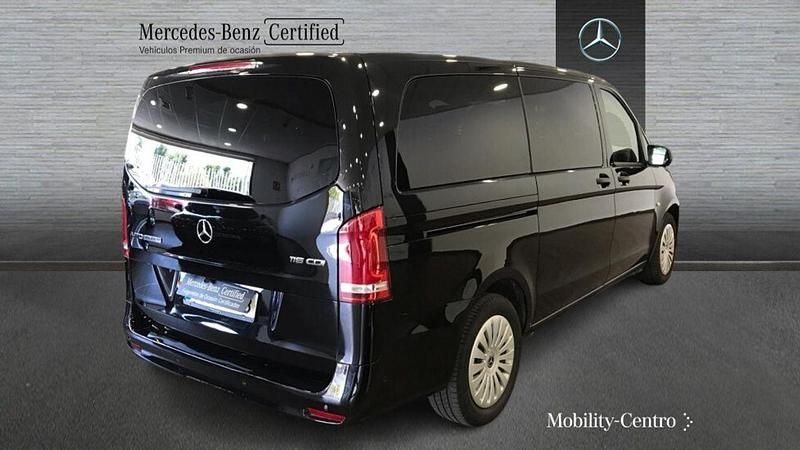 Usado Mercedes Vito 2023 Negro Van
