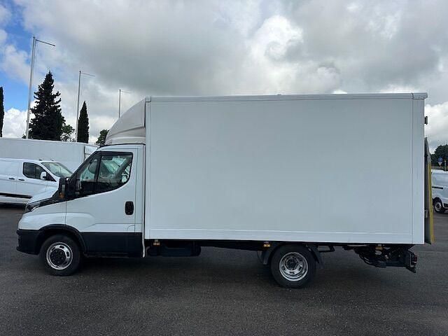 Usado Iveco Daily 156 CV (114 kW) 2023 Blanco