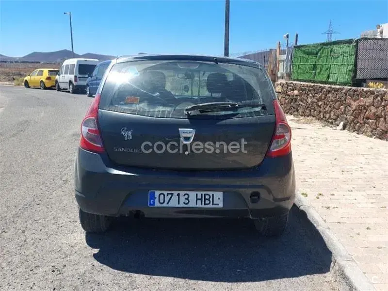 Usado Dacia Sandero Ambiance 75 CV (55 kW) 2011 Negro Berlina