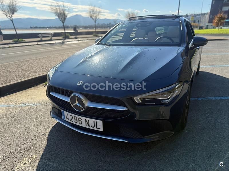 Usado Mercedes CLA180 Shooting Brake 136 CV (100 kW) 2021 Azul Familiar