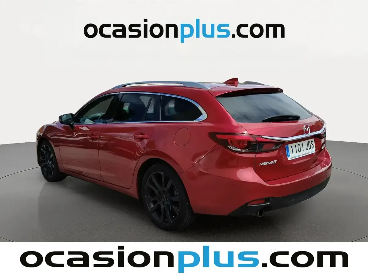 Usado Mazda 3 Luxury 150 CV (110 kW) 2015 Rojo Familiar