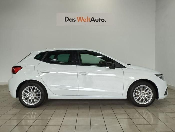 Usado Seat Ibiza FR 115 CV (84 kW) 2025 Blanco Berlina