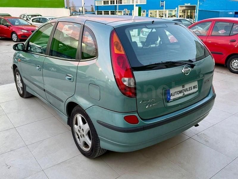 Usado Nissan Almera Tino 114 CV (83 kW) 2002 Verde Monovolumen