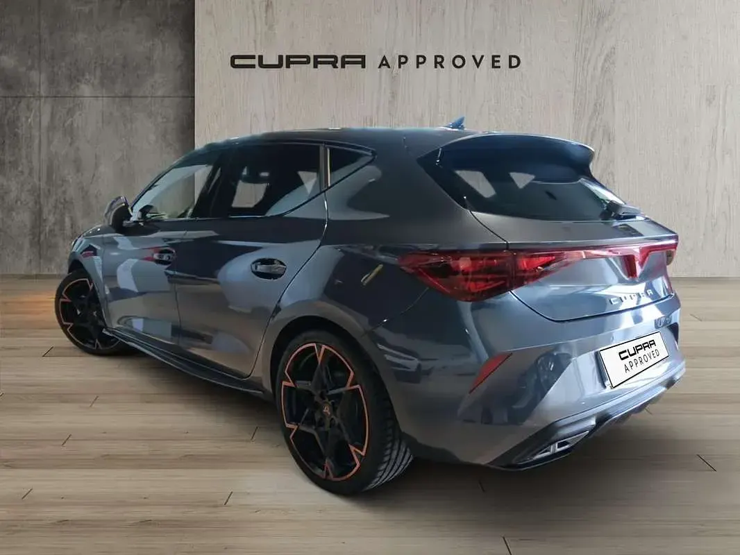 Usado Cupra Leon 150 CV (110 kW) 2025 Gris Utilitario