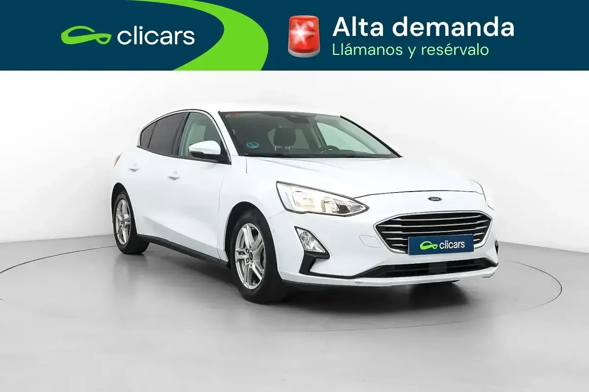 Usado Ford Focus Trend 125 CV (91 kW) 2019 Blanco Berlina
