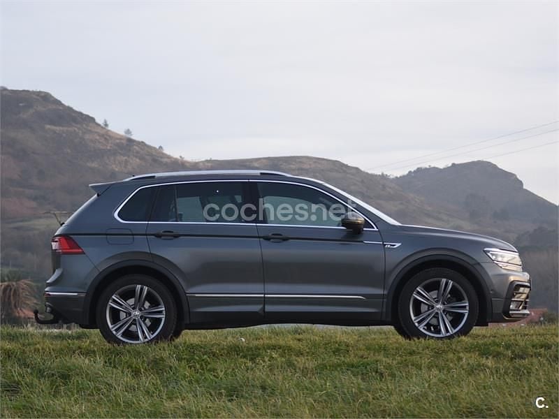 Usado VW Tiguan Sportline 150 CV (110 kW) 2018 Gris / plata SUV