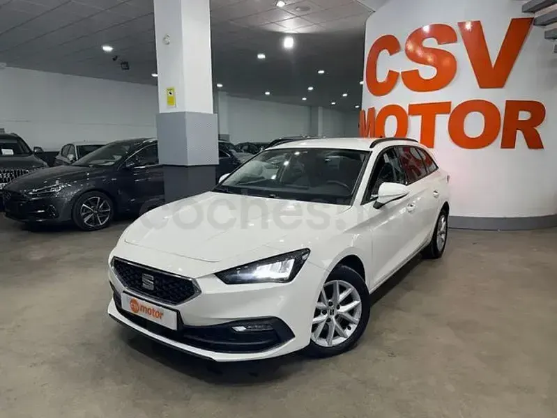 Usado Seat Leon Style 116 CV (85 kW) 2022 Blanco Familiar