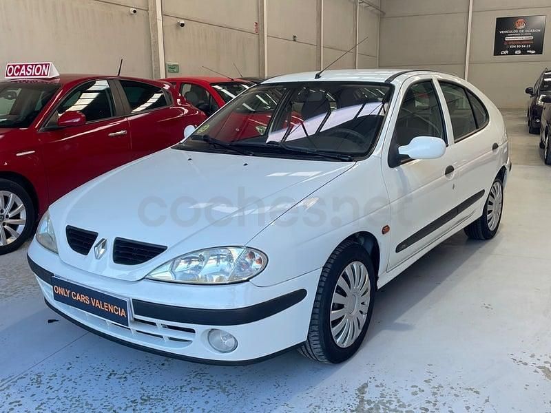Usado Renault Mégane II Expression 110 CV (80 kW) 2002 Blanco Berlina