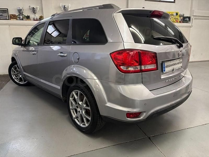 Usado Fiat Freemont Lounge 140 CV (102 kW) 2015 Gris / plata SUV