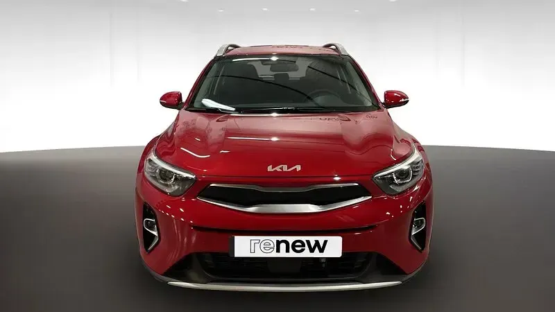 Usado Kia Stonic 100 CV (73 kW) 2024 Rojo SUV