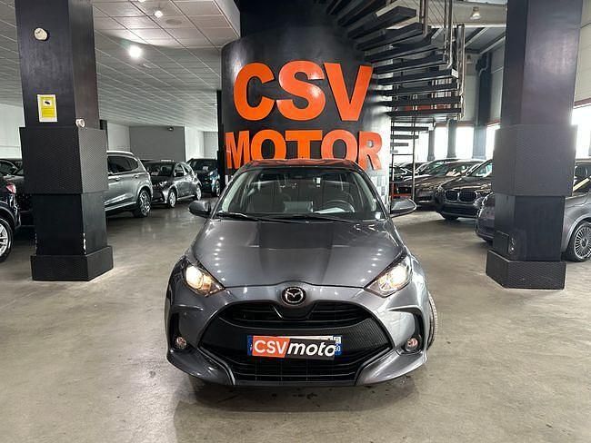 Usado Mazda 2 Center-Line 116 CV (85 kW) 2023 Gris Berlina
