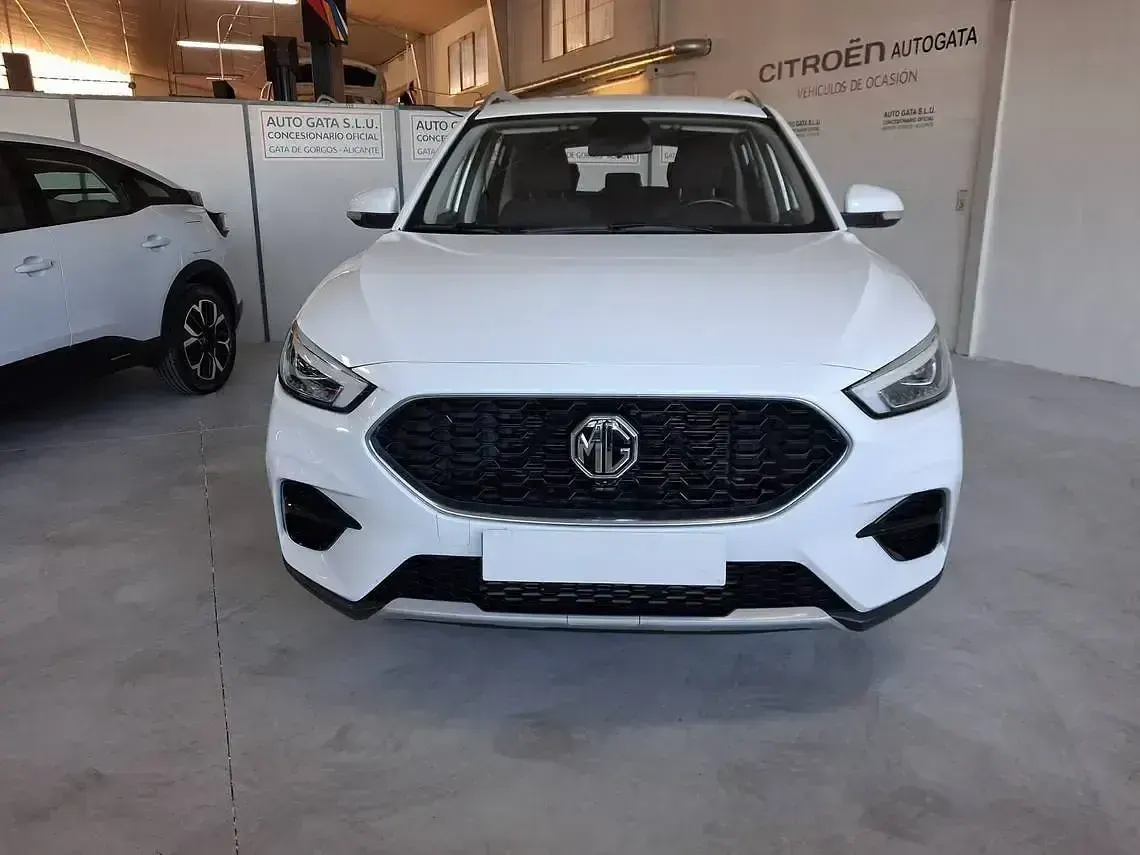 Usado MG ZS Comfort 111 CV (81 kW) 2023 Blanco SUV