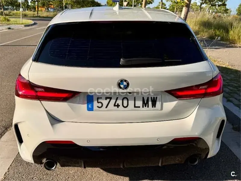 Usado BMW 118 Shadowline 150 CV (110 kW) 2021 Blanco Utilitario
