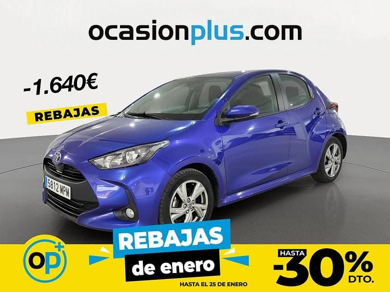 Azul Usado 2024 Toyota Yaris Hybrid Active Berlina | 18.050 € (Precio justo) - Imagen 1/4