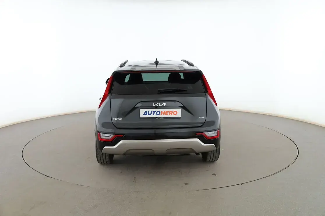 Usado Kia Niro 141 CV (103 kW) 2023 Gris SUV