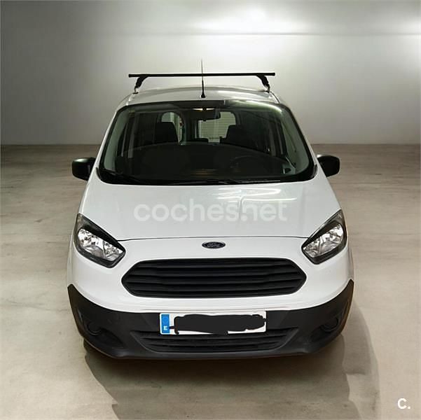 Usado Ford Tourneo Courier Ambiente 75 CV (55 kW) 2015 Blanco Monovolumen