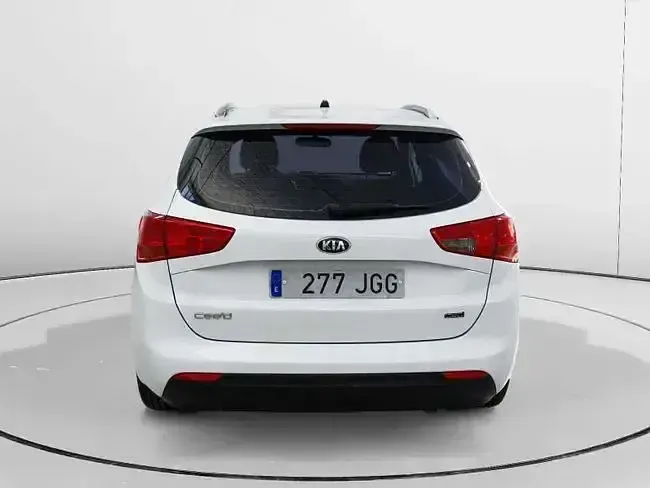 Usado Kia Ceed GT 110 HP (80 kW) 2015 Branco