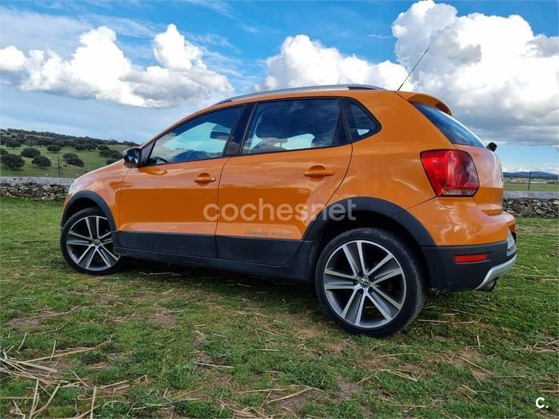 Naranja Usado 2012 VW Polo Cross Utilitario | 7999 € - Imagen 1/4