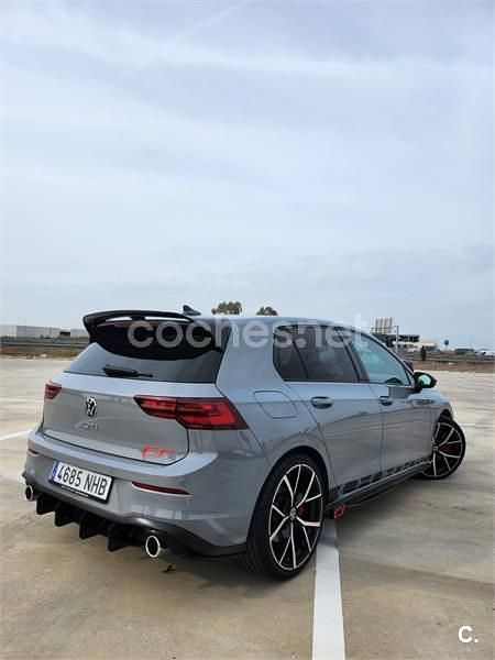 Usado VW Golf VIII GTI 245 CV (180 kW) 2020 Gris / plata Berlina