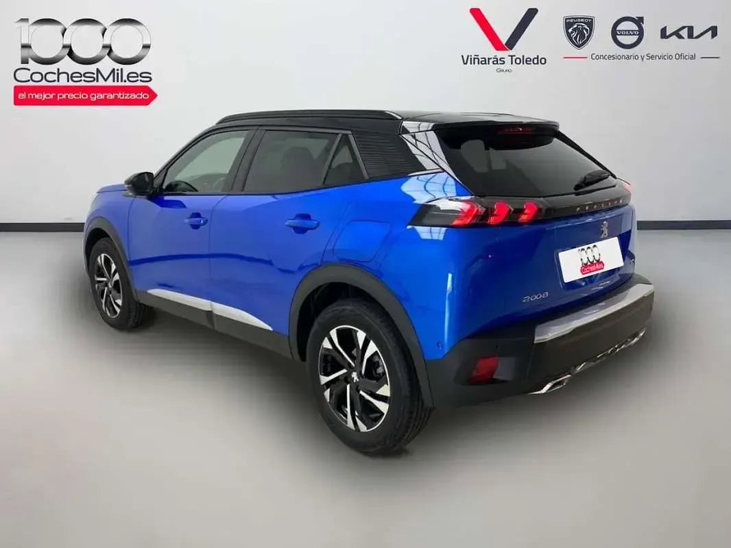 Usado Peugeot 2008 GT-line 131 CV (96 kW) 2023 Azul SUV