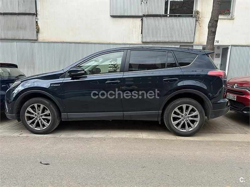 Usado Toyota RAV4 Hybrid Advance 197 CV (144 kW) 2018 Azul SUV