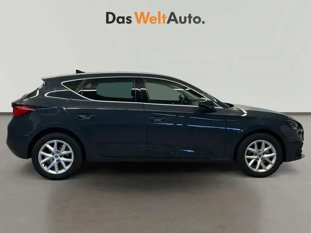Usado Seat Leon ST Style 116 CV (85 kW) 2025 Azul Familiar